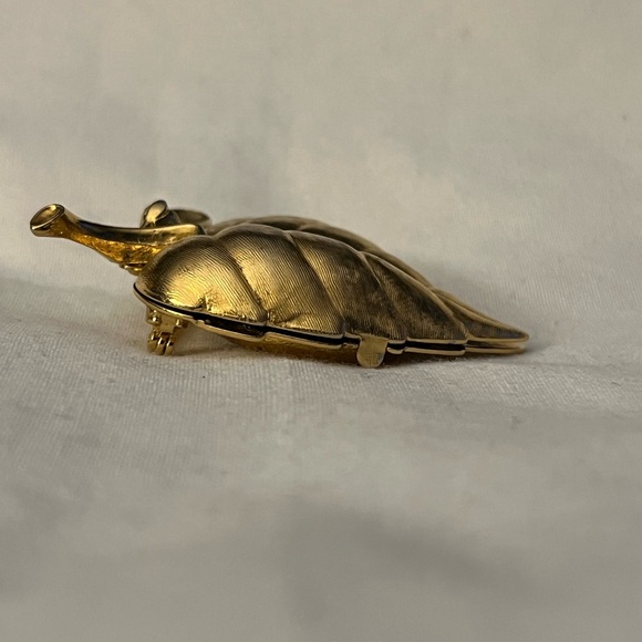 Vintage Avon Perfume Locket - Picture 4 of 10